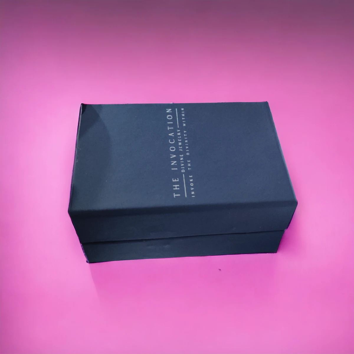 branded-luxury-gift-boxes-with-gold-foiling